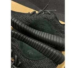 Adidas Yeezy Boost 350 (42) - Pirate Black (USADO)