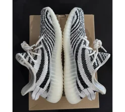adidas Yeezy Boost 350 V2 Zebra (USADO) - 42 2/3