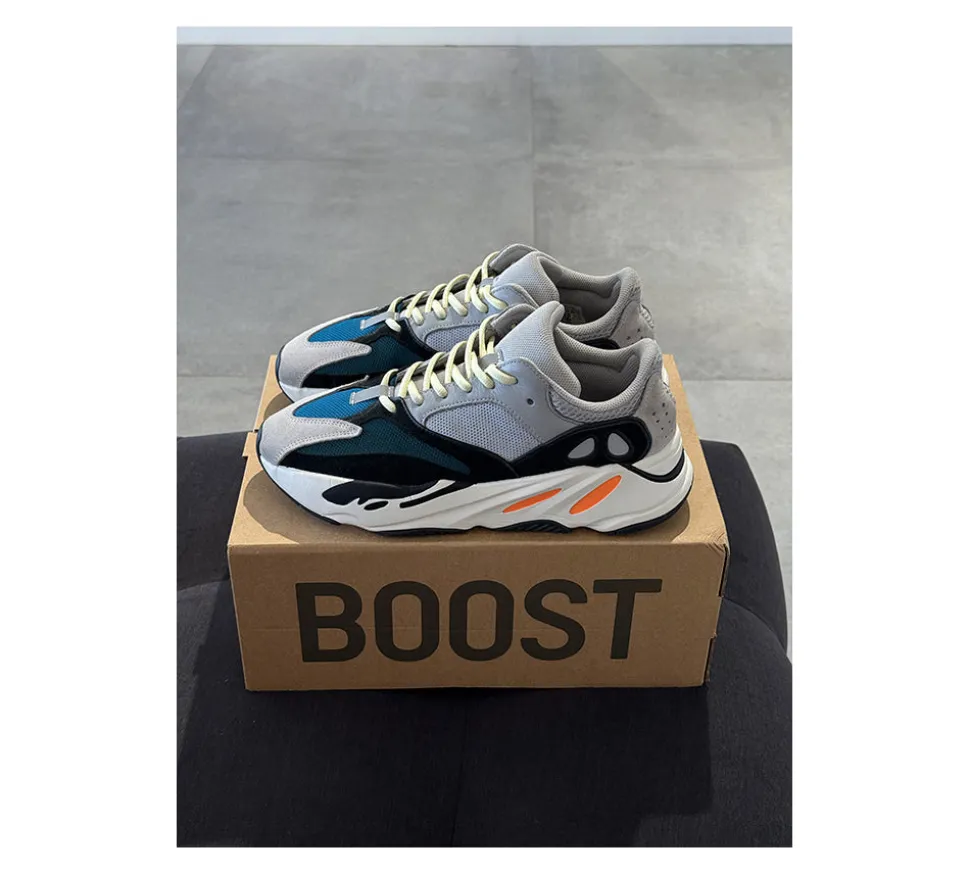 adidas Yeezy Boost 700 (44) - Wave Runner (USADO)