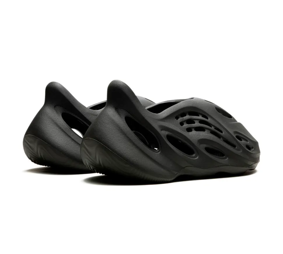 adidas Yeezy Foam RNR - Carbon