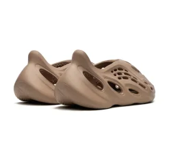 adidas Yeezy Foam RNR - Clay Taupe