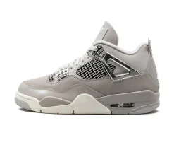 Jordan 4 - Retro Frozen Moments