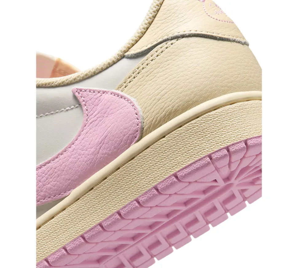 Jordan 1 Retro Low OG SP - Travis Scott Shy Pink