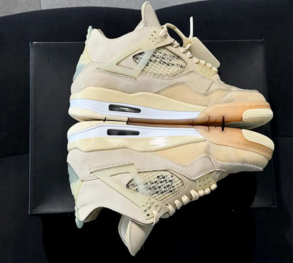 Jordan 4 Retro (40) - Off-White Sail (USADO)