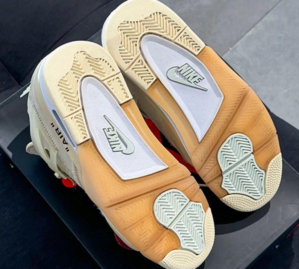 Jordan 4 Retro (40) - Off-White Sail (USADO)