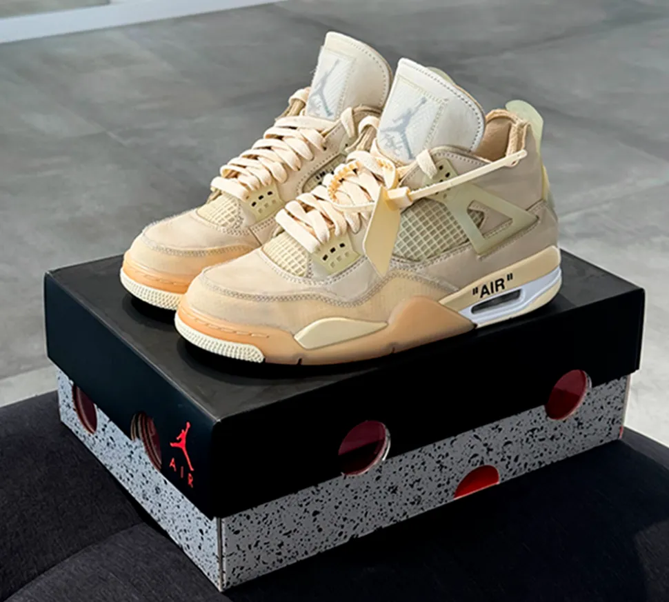 Jordan 4 Retro (40) - Off-White Sail (USADO)