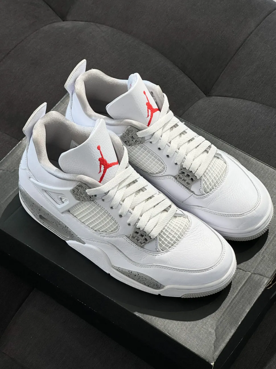 Jordan 4 Retro 42.5 - White Oreo (USADO, REPLACEMENT BOX)