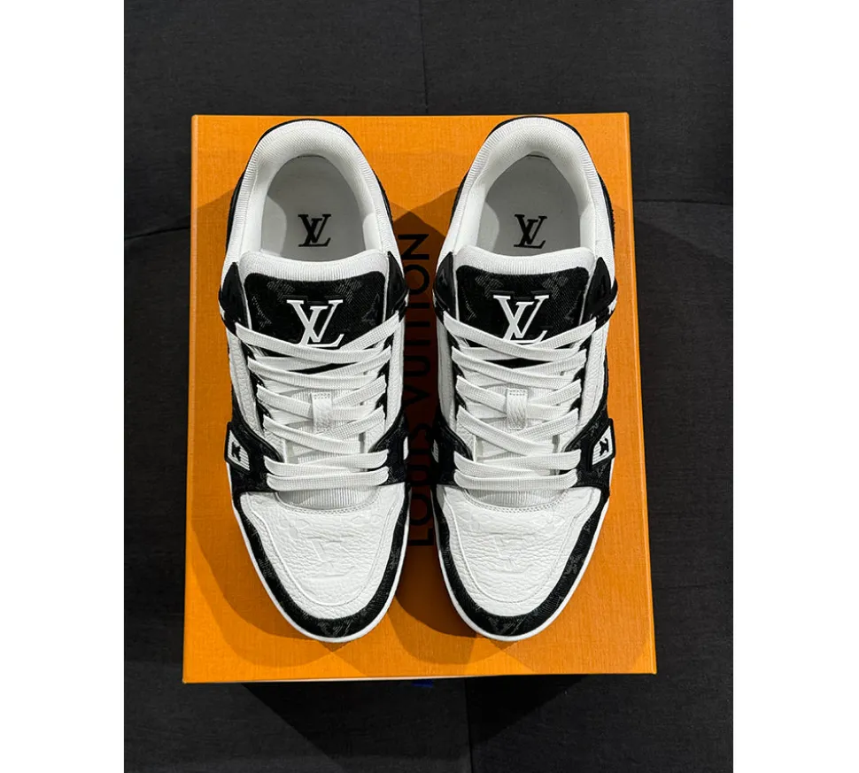 Louis Vuitton LV Trainer (44) - White Black (USADO)