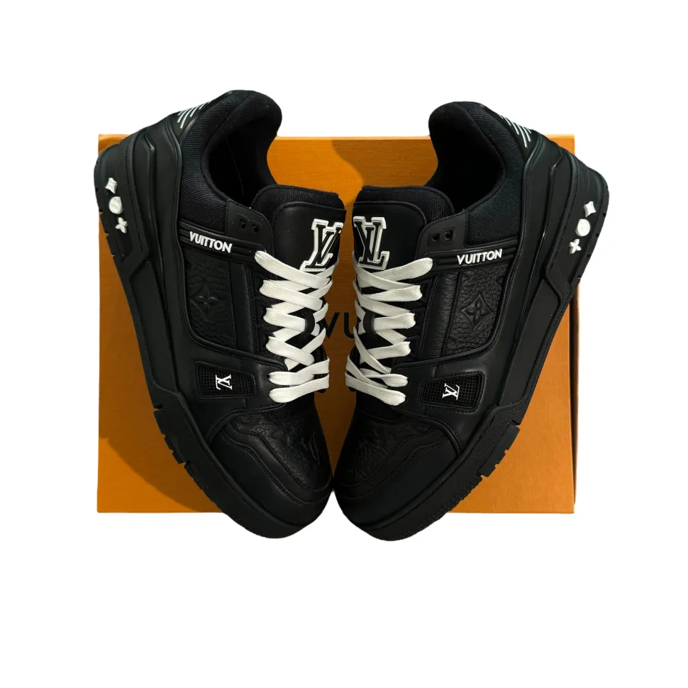 Louis Vuitton Trainer Black 42.5 - Embossed Monogram (USADO)