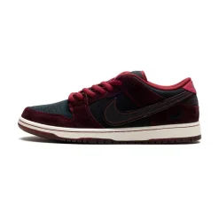 Nike SB Dunk Low - Riot Skateshop